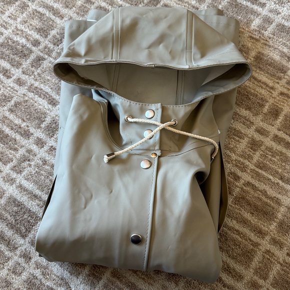 Stutterheim Mosebacke A-line raincoat light sand XXXS gray beige tan jacket - Picture 10 of 11